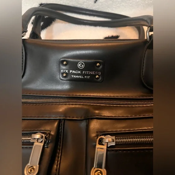 NWT!! 6 Pack Fitness Renee Tote - Picture 4 of 9